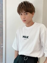 ハニーシブヤ(HONEY shibuya)&nbsp;スーツ短髪ツーブロック束感モテる黒髪シークレットパーマ流行