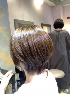 美容室 フィックス 伸ばしかけのショートボブ
