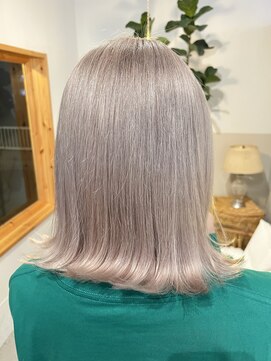 ヘアーデザインサロン スワッグ(Hair design salon SWAG) white beige