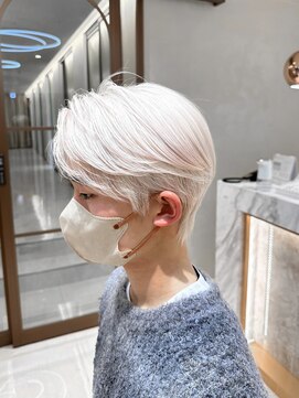 イリス 名古屋 名駅(Iris) men's ホワイトカラー