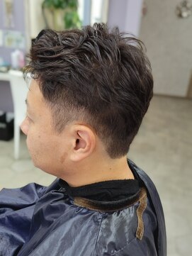 コンテ(CONTE) ツーブロックで耳周りスッキリスタイル