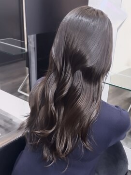 ビグディーサロン(BIGOUDI SALON) 暗髪×小顔見せレイヤーカット