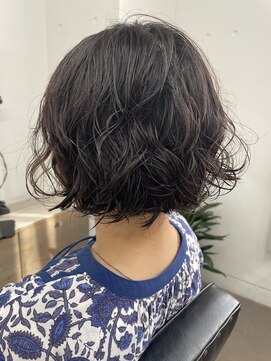 ユノ(juno) 【中目黒】黒髪ショートボブのふわふわウェーブパーマ！