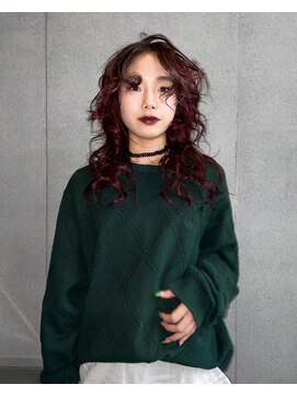 ヴァーディ オモテサンドウ(Vardy omotesando) Wine/ワインレッド 赤髪 暗髪 巻き髪 表参道ブリーチ