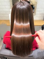 カーラ(Cara) 20代/30代/40代/50代 透明感ブラウン × 髪質改善トリートメント