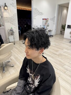 ロンド ラマ 岐阜(Lond bla-ma) センターパート×ツイストスパイラル【Lond伊藤メンズ】