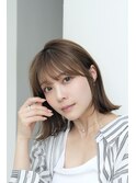 表参道ミディアムストレートニュアンスカラーアッシュグレー30代