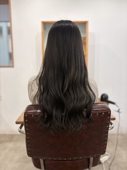 ワモ(wamo)の写真/【髪質改善】極上の指通りと質感を再現。ワンランク上の保湿とツヤ感で、しっとりサラサラの髪へ。