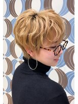 アース 郡山コスモス通り店(HAIR&MAKE EARTH)&nbsp;ゴールドベージュのふんわりショートパーマ