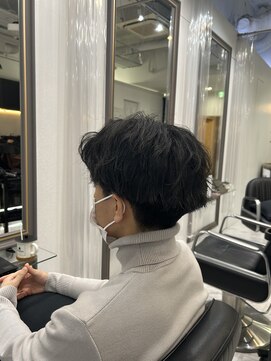 エスカーラ 表参道(THE ESCALA) ＠shino_ne197/センターパート/波巻きスタイリング/アップバング