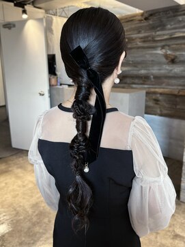 ザ オーダー(THE ORDER) エクステがついててもOK!編みおろしタイトアレンジ