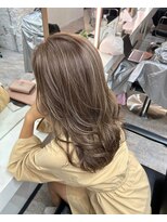前髪アンブレラカラーこなれミディイメチェンウェーブパーマ