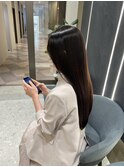 「雨の日でも崩れない」梅雨に強い艶ロングストレート