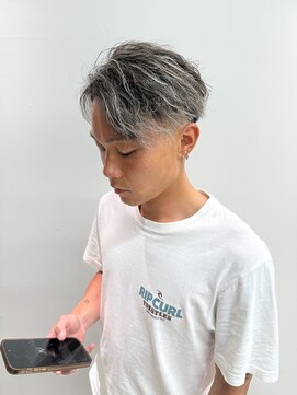 デバイス バイ フレイムス 越谷(DEVICE by Frames) ツイスパ　ツイストスパイラル　刈り上げ