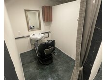 個室でプライベートな空間、リラックスして施術を受けられます！