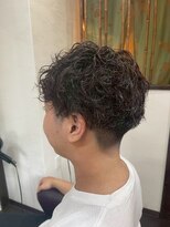 アクアマリン8810 ハチハチイチゼロ(AQUA MARINE 8810)&nbsp;波巻きツイストスパイラル/刈り上げセンターパート/北習志野