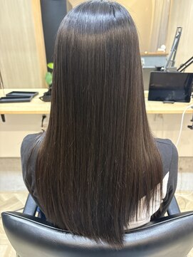 リベラル(Liberal) 自然なツヤ髪ストレート