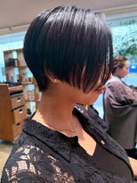 ナチュラル ヘアーデザイニング(Natural hair designing) 黒髪でキマる♪コンパクトなライン感ショート/視線を奪う艶髪