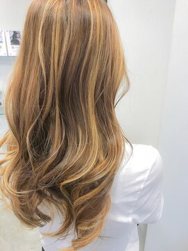 ヘアーアンドアート ルミナ(HAIR&ART LUMINA) 外人風イエローベージュなハイライツ【sasaki】