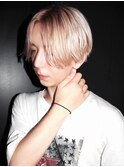 ブロンドカラー×センターパート
