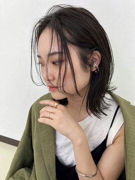 ノイ(neu) 顔まわりにはふんわり動きを！ ぷつっと切りっぱなしボブ