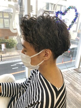 ヘッズ 本八幡店(HEADS) MEN'S HAIR  センターパート　ツイストスパイラル　コンマヘア