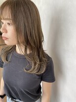 ピヌ(pinue)&nbsp;【pinue】カーキベージュ×ハイライト@YUKI