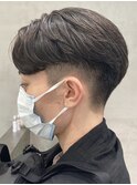毛流れセンターパートウルフカットニュアンスパーマツーブロック