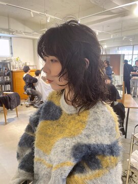 ツナグ(tsunagu) ウルフパーマ、ミディアムパーマ、レイヤー