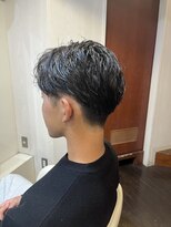 ティアマット 赤坂(Tiamat) ニュアンスパーマフェザーショート毛流れリバース20代30代