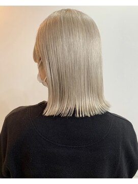 サクラ オモテサンドウ(SAKURA) ホワイトベージュ/ハイトーン/ブリーチ/表参道