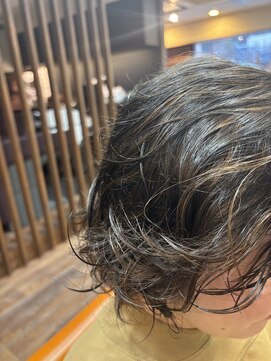 ゴエン(goen hair lounge) 目立ちたくないけど遊びたい!シークレットハイライトとパーマ!