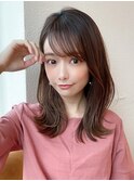 2wayバングでイメチェン！顔まわりレイヤーくびれヘアが人気