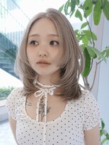 クム(kumu)&nbsp;ロングレイヤー/ハイレイヤー/グレージュ/ハッシュカット