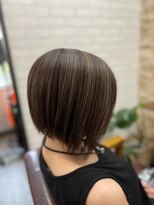 ハサミバイアトリエナガノ 千葉(8sami by atelier nagano)&nbsp;ショートボブ/センターパート/ツヤ髪/グラデーション/イヤリング