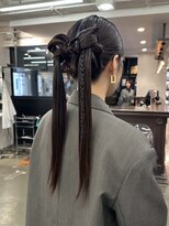 アビー(ABBEY)&nbsp;お呼ばれヘア、ヘアアレンジ、カチモリ、ツインヘア、タイトヘア