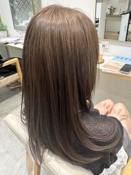 テラス アヴェダ 大丸心斎橋店(Terrace AVEDA) 誰でも垢抜ける、王道ブラウンカラー