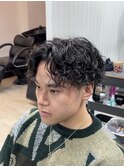 大胆にジェルで艶感センターパート[池袋/メンズ]