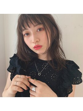 ディレクション(Direction) 透明感セミロング / スラックスタイル / ベージュ