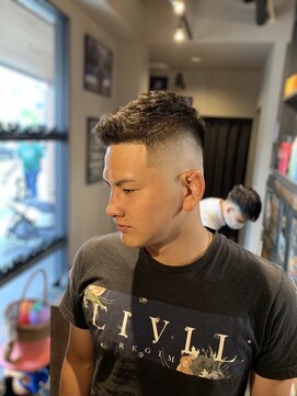 バーバー スタジオ ラフテル(Barber Studio RAFTEL) ソフトモヒカンフェード