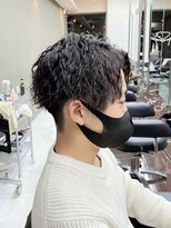 コワファーストナガサキシャンプーボーイ(COIFF1RST NAGASAKI SHAMPOO BOY)&nbsp;ツイストパーマ×センターパート【コワファースト長崎】