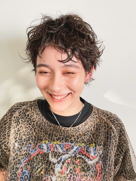 トゥコ(tuco) ショートウルフ ワンカール ショートヘア パーマ