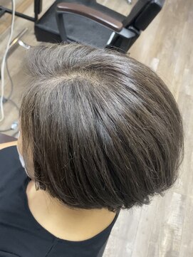 ヴィフ 大船(VIF) 白髪ぼかしハイライト/ショートヘア/カット/ケアブリーチ/大船駅
