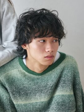 ファイブシーン アオヤマ(5SCENE AOYAMA) 韓国ヘアカルマパーマコンマバングセンターパート黒髪ウルフ