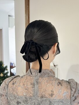 キキ(kiki) 【shiori】タイトシニヨン