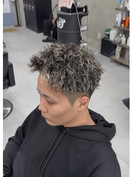 バジー バイ ディーアンドティー(Buzzy by D&T) ツイスパホワイトメッシュジェットモヒカン!