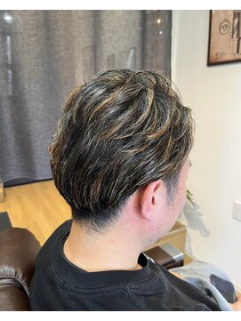 スタンドアップ(Stand up) 【美容師×理容師 Wライセンス】刈り上げ ハイライト/ローライト