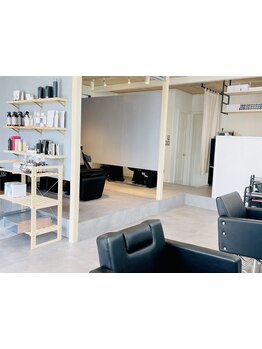 お客様の髪の状態を見極め、最適な施術をご提案♪マンツーマン施術で納得のいく仕上がりを提供します。