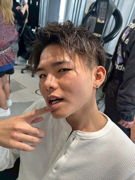 メンズサロン キング 枚方店(Men’s salon K!ng) ホワイトメッシュ/ツイスト/ツイスパ/パーマ/メンズ/眉毛