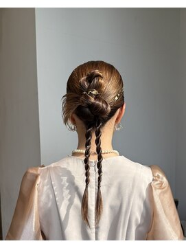 ザザ 高田馬場(ZA/ZA) ツイスト×カチモリアレンジで個性派ヘアアレンジ♪